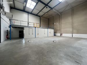 Local d'activité 1 010 m²