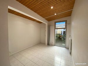 Bureau dans centre paramédical