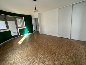 Avec grand balcon 2 pièces de 50