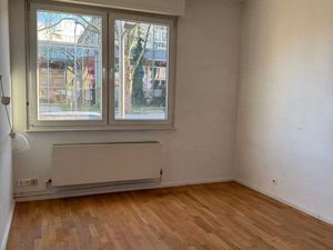 Appartement T2. RDC. Centre ville face Mairie