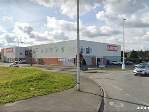 Local commercial 2 086 m²