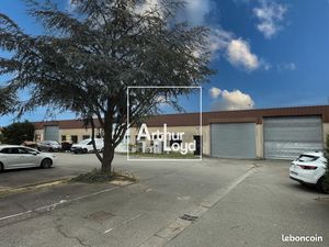 Local industriel 212 m²