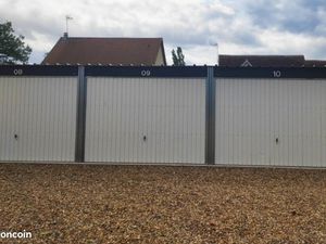 A neuville les decize box garage a louer