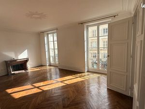 Appartement Haussmannien Rue Jeanne d'Arc T4