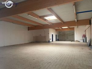 Local 280 m² LONS LE SAUNIER