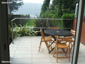 Maison vue mer pieds dans l eau accès direct sur la plage