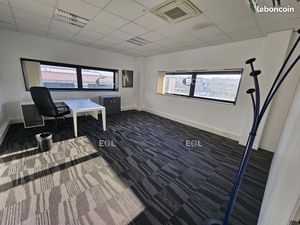 Local bureaux 822 m²