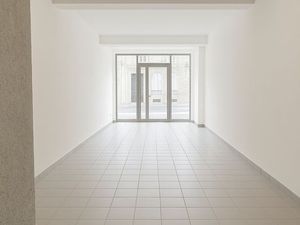 Local de 70m2 + 50m2 de cave