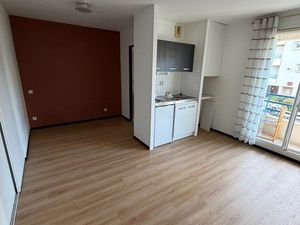 Studio meublé balcon parking