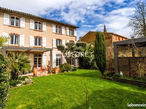 Maison 11 pièces 340 m²