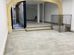 Avignon Intra Muros Local Professionnel