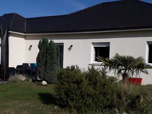 Maison vue Pyrénées sur 1200 m2 de terrain avec garage