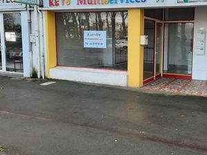 Mur   local commercial