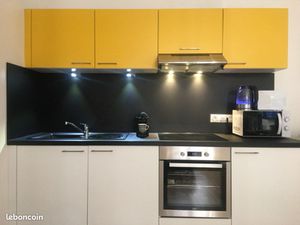 Grand Studio Charges comprises