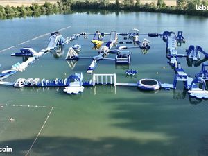 À vendre : Parc aquatique gonflable / Aquapark / Aquaparc + infrastructures complètes – Ba