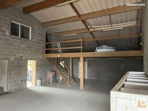 Local 300 m² LA VARENNE