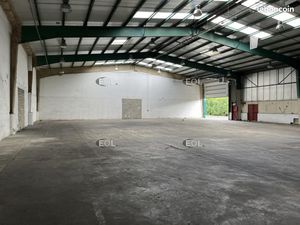 Local bureaux 1 209 m²