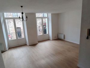 T1 42 m2 refait à neuf  droit APL