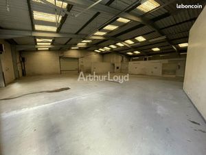 Local d'activité 800 m²