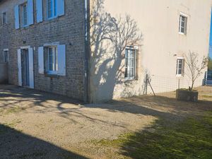 Location 15 kms nord niort