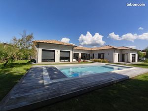 Villa 8 pièces 204 m² habitable – Construction récente en bordure du Bassin d’Arcachon