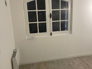 F2 dans villa / grand jardin privé/ entrée privée