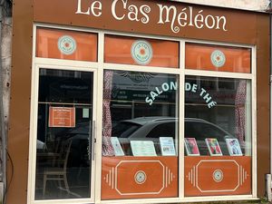 Idéal pour BarberShop  Salon Coiffure & tous commerces  Restauration rapide  Café au Centr