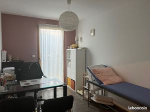 Local professionnel / Bureaux à louer Centre St Bonnet de Mure