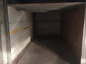 Box sécurisé a côté de la gare RER C et D