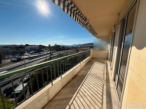 Appartement antibes + box fermé et cave