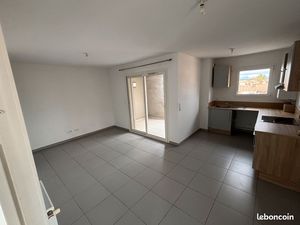 T2 Candillargues terrasse et parking