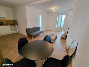 Grand T2 meublé 40m² centre ville de Mâcon rue lacretelle