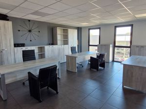 Local 50 m² PLAISANCE DU TOUCH