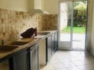 Maison composée de deux appartements loués