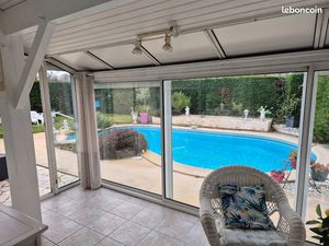 Maison de plain pied au calme avec piscine chauffée et appartement indépendant