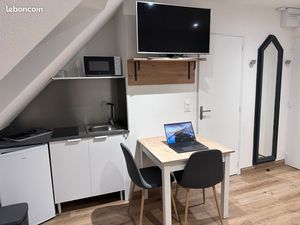 Studio refait à neuf – Vue imprenable rue Nationale – Hyper centre Tours
