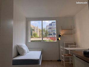Location meublée studio 14 m² Versailles (78000)