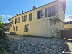 Studio 1 pièce 13 m²