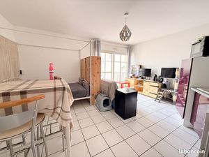 TOURS-Blanqui / Grand Studio 28m² avec cuisine A/É  salle d'eau. Lumineux et calme