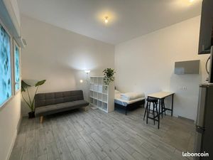 A louer studio meublé 30m² calme et lumineux à Nanterre (Place de la Boule)