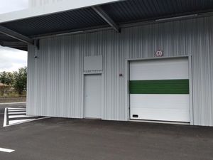 Local d'activité 100 m²