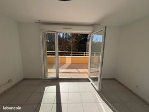 Vends T3 avec terrasse et places parking