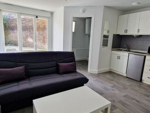 Studio 26 m² meublé et rénové avec cour extérieure – Quartier Saint Acheul