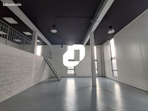 Local d'activité 180 m²