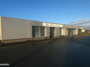 Local commercial 140 m²