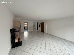 Riedisheim centre  lumineux Duplex F4  balcon exposé sud