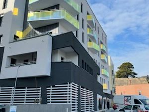 Bureaux 100 m² – Port de Brest – Lumineux – Balcon – Parking