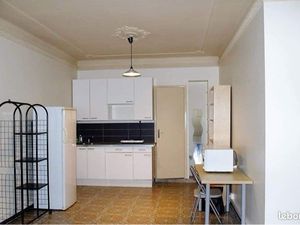 T1 meublé 28 m2 métro porte d Arras