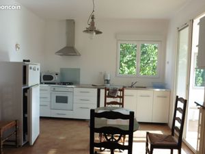 Grand T2 dans villa à Martigues