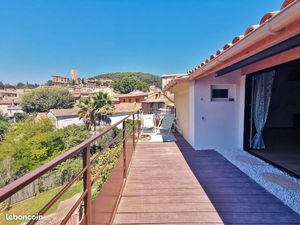 Grand studio neuf avec terrasse